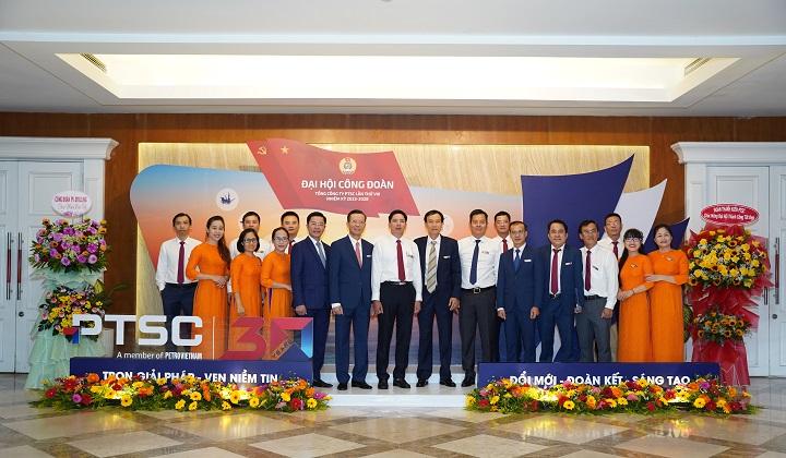 Đoàn đại biểu PTSC Quảng Ngãi chụp hình lưu niệm cùng Lãnh đạo Tổng Công ty